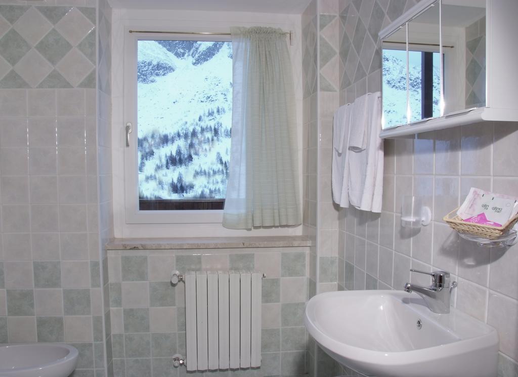 Albergo Eden Passo del Tonale Rom bilde