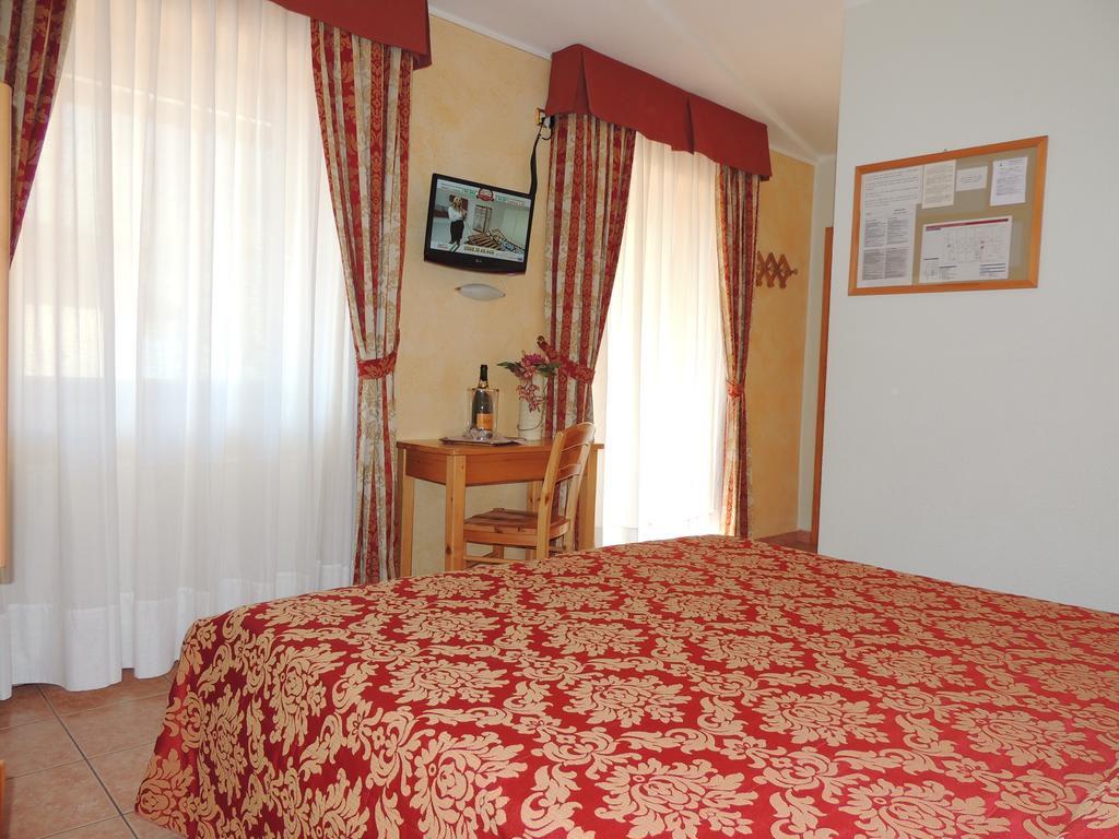 Albergo Eden Passo del Tonale Rom bilde